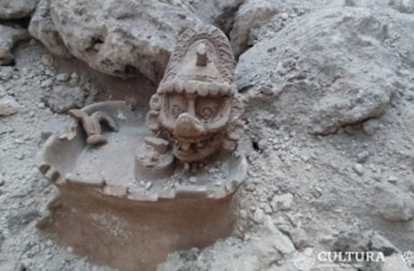 Археологи обнаружили в Мексике уникальную скульптуру могущественного бога майя К"Авиила